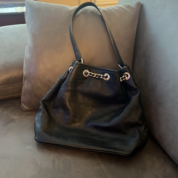 Leather bucket MK bag - Picture 2 of 8